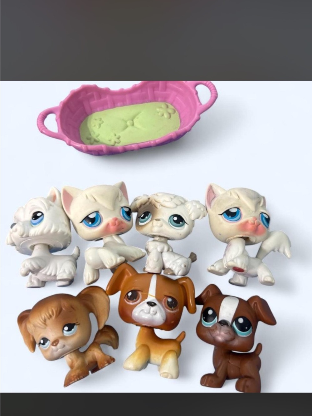 Assorted White and Brown Littlest Pet Shop Dog & Cat Figures with Pink Basket